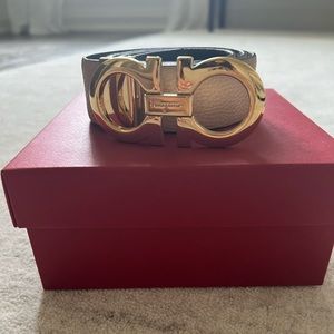 Ferragamo Reversible Women’s Gancini Belt
